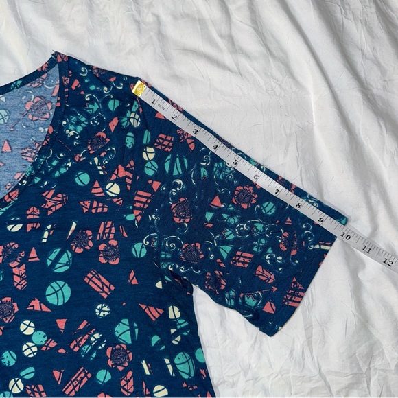 LuLaRoe | Perfect T Swing Longline Short Sleeve Scoop Neck Abstract Floral Shirt - Picture 10 of 11